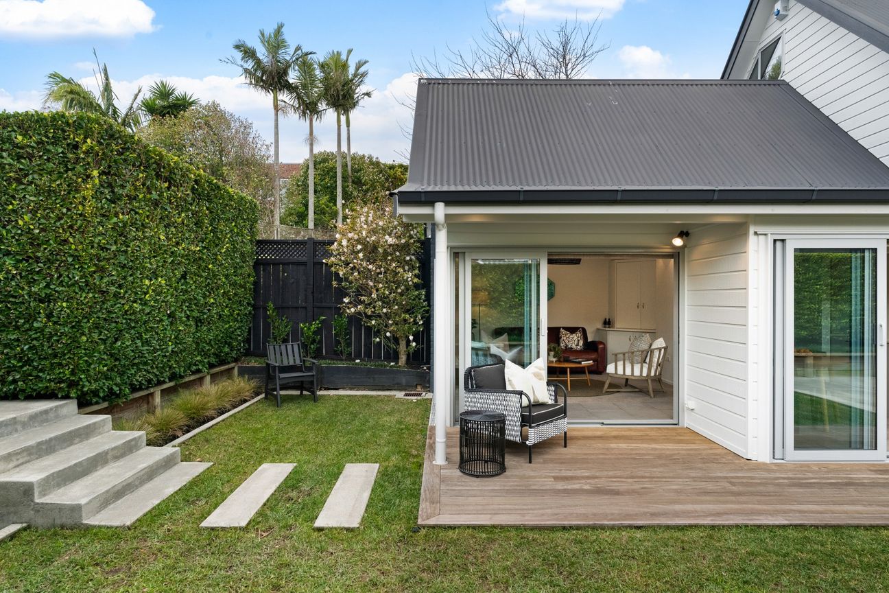 Quiet, private & sunny family living - Vista 3