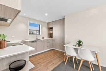 1/21 Hills Road, Edgeware