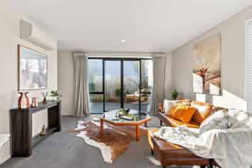 1/21 Hills Road, Edgeware