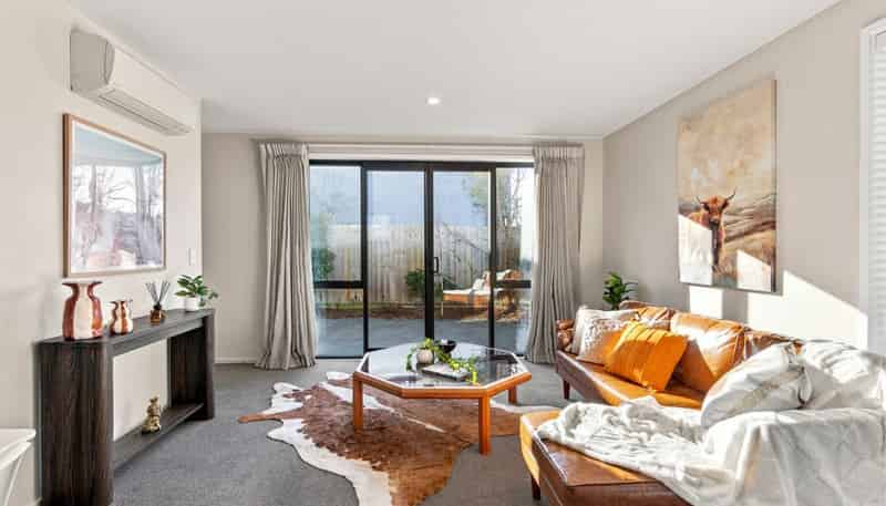 1/21 Hills Road, Edgeware