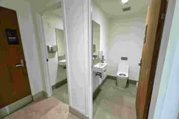 151sqm Eco-Friendly Retail Space
