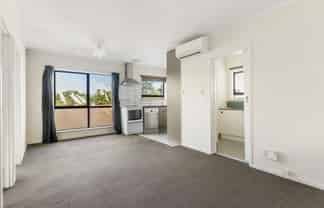 2/42 Kempthorne Crescent, Mission Bay