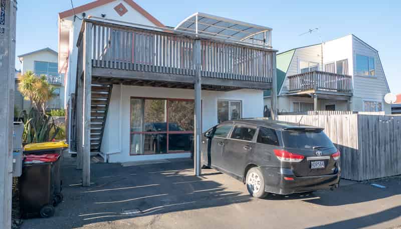 9 Ethel McMillan Place, North Dunedin