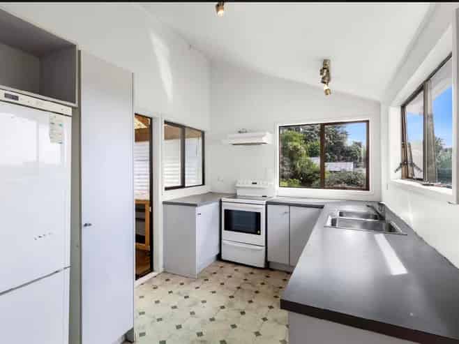 81 College Road, Northcote