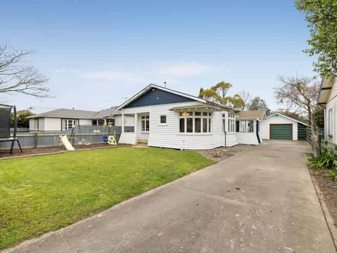 28 Lyndhurst Street, TAKARO