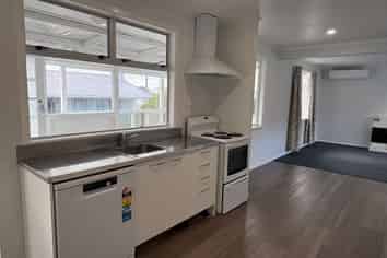 1 Sussex Place, Kamo