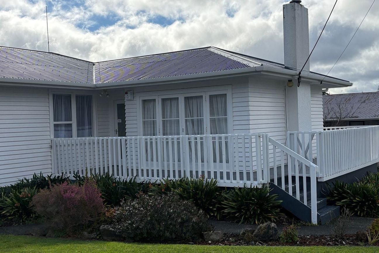 Newly Renovated 4 Bed Home in Te Kamo Central – pohled 2