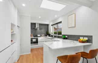 14A Bloomfield Terrace, Hutt Central