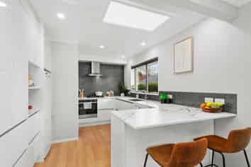 14A Bloomfield Terrace, Hutt Central