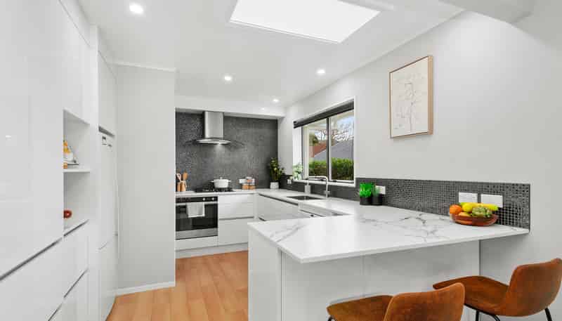 14A Bloomfield Terrace, Hutt Central