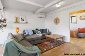 Flat/420 Hillsborough Road, Mount Roskill
