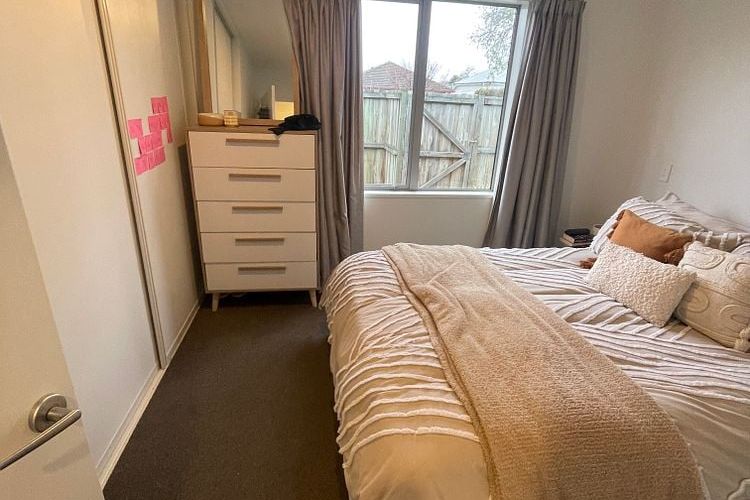 Warm, clean, spacious - this is your location. - Więcej