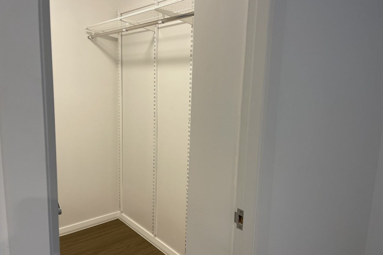 BRAND NEW CENTRAL CITY STUDIO APARTMENT - Widok 3
