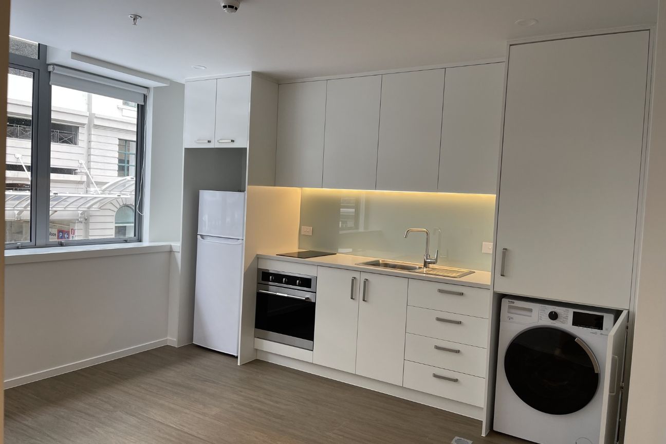 BRAND NEW CENTRAL CITY STUDIO APARTMENT - Widok 5