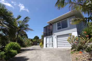 67 Lorenzen Bay Road, Raglan