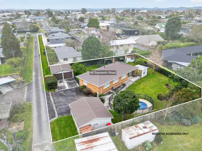 48 Sandwich Road, Saint Andrews