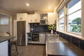 34 Keeling Street, West End