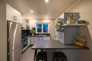 34 Keeling Street, West End