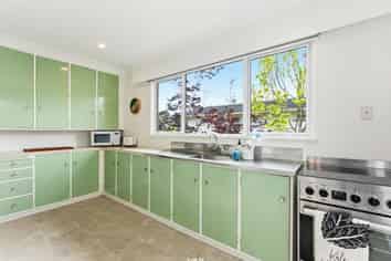 7 St Leonard Street, Saint Johns Hill