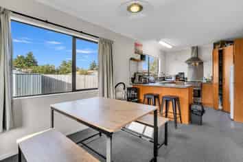 32 Dahlstrom Grove, Kelvin Grove