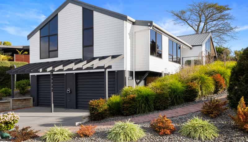 11 Caledonia Place, Highlands Park