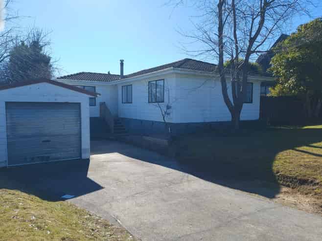 15 Holland Grove, Richmond Heights