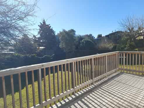 15 Holland Grove, Richmond Heights