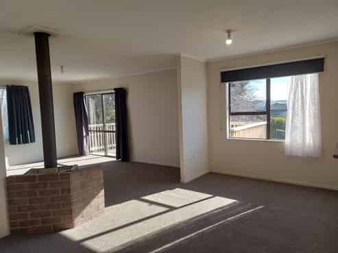 15 Holland Grove, Richmond Heights