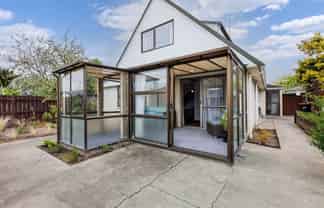 6 Jarrett Court, Roslyn