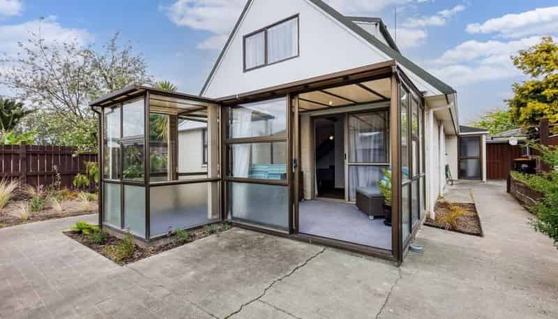 6 Jarrett Court, Roslyn