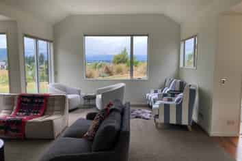 17 Birdsong Rise, Wanaka