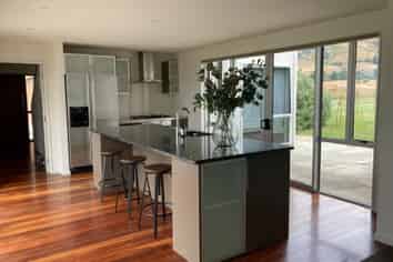 17 Birdsong Rise, Wanaka