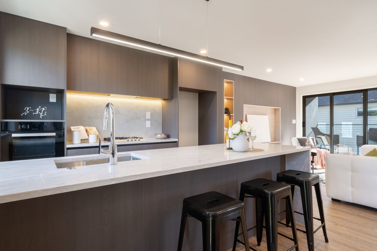 Prime Takapuna Location - Brand New Modern Home - Vista 3