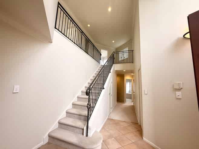 2 Beach Road, Mellons Bay