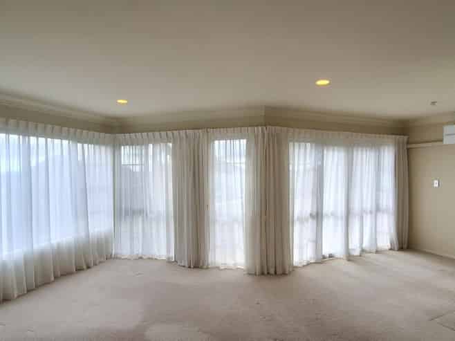 2 Beach Road, Mellons Bay