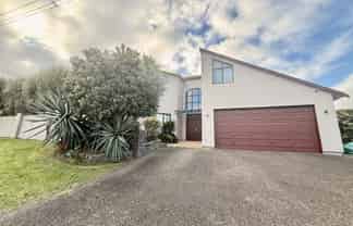 2 Beach Road, Mellons Bay