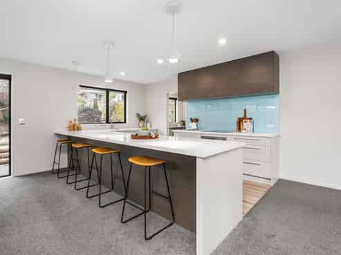 10 Lucas Lane, Hillsborough