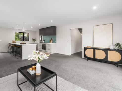10 Lucas Lane, Hillsborough