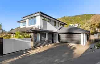 10 Lucas Lane, Hillsborough