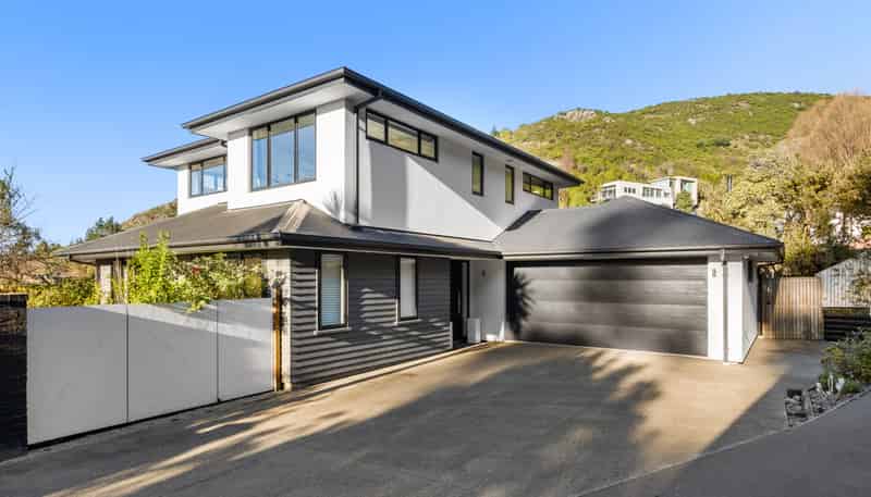 10 Lucas Lane, Hillsborough
