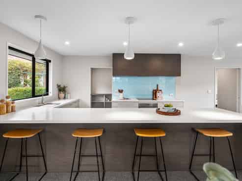 10 Lucas Lane, Hillsborough