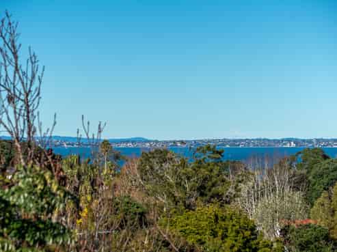 104 Beach Road, Castor Bay