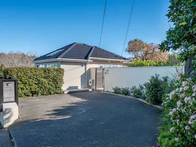 104 Beach Road, Castor Bay