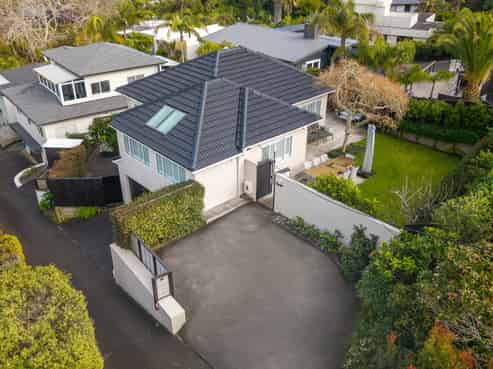 104 Beach Road, Castor Bay