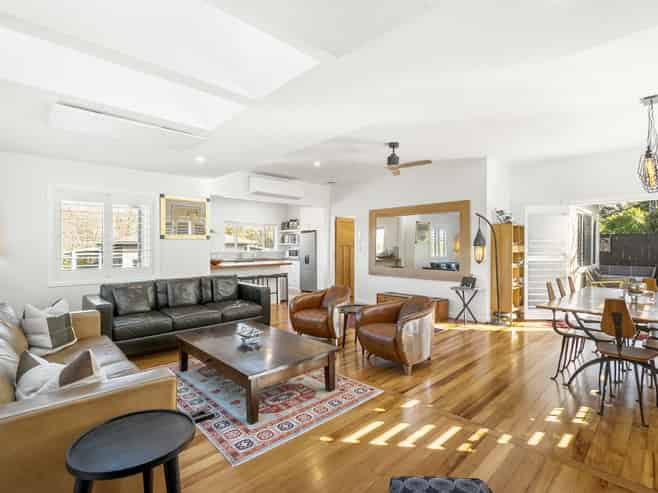 104 Beach Road, Castor Bay