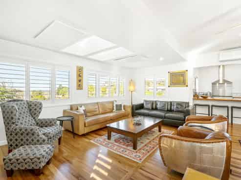 104 Beach Road, Castor Bay