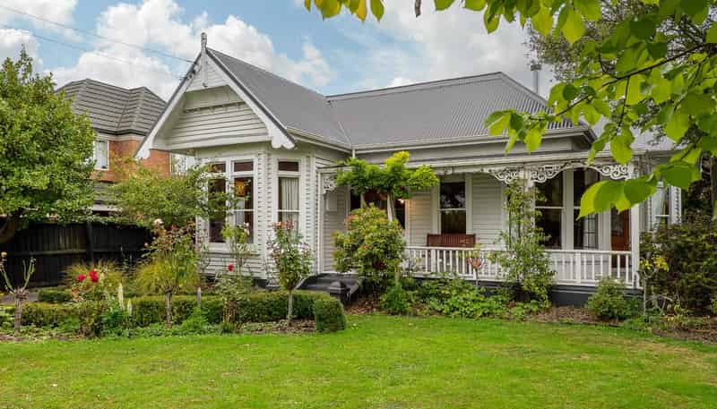 42 Hawkesbury Avenue, Saint Albans