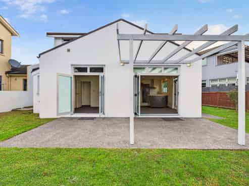 11L Clearwater Cove, West Harbour