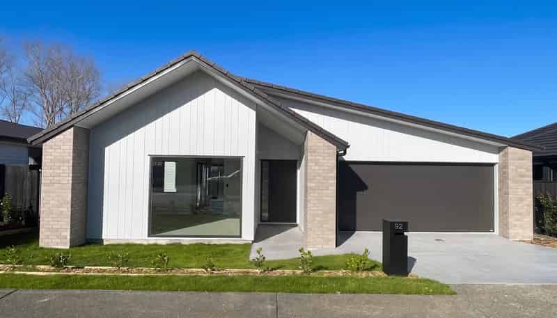 92 Metoriti Cres, Karaka