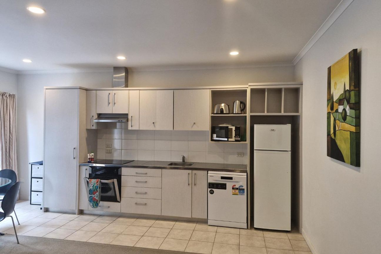 Fully Furnished and Close to Hospital - Aanzicht 4